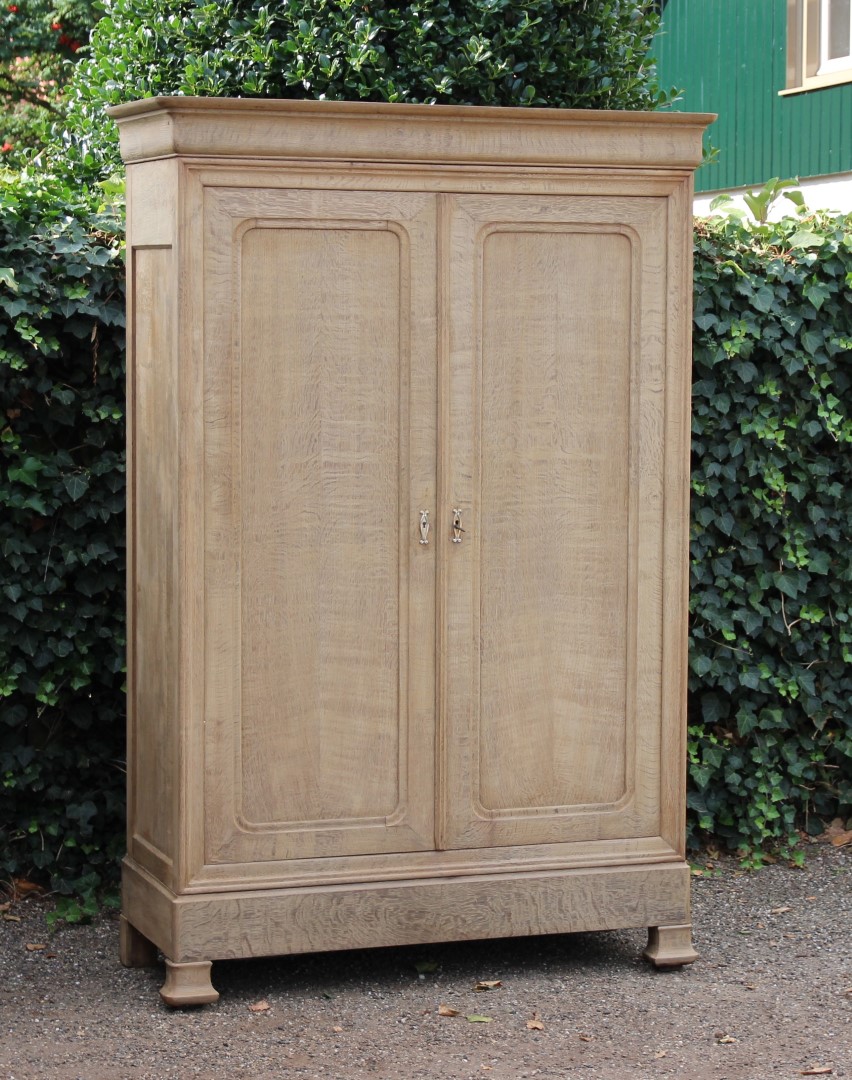 antiker-franz-sischer-schrank